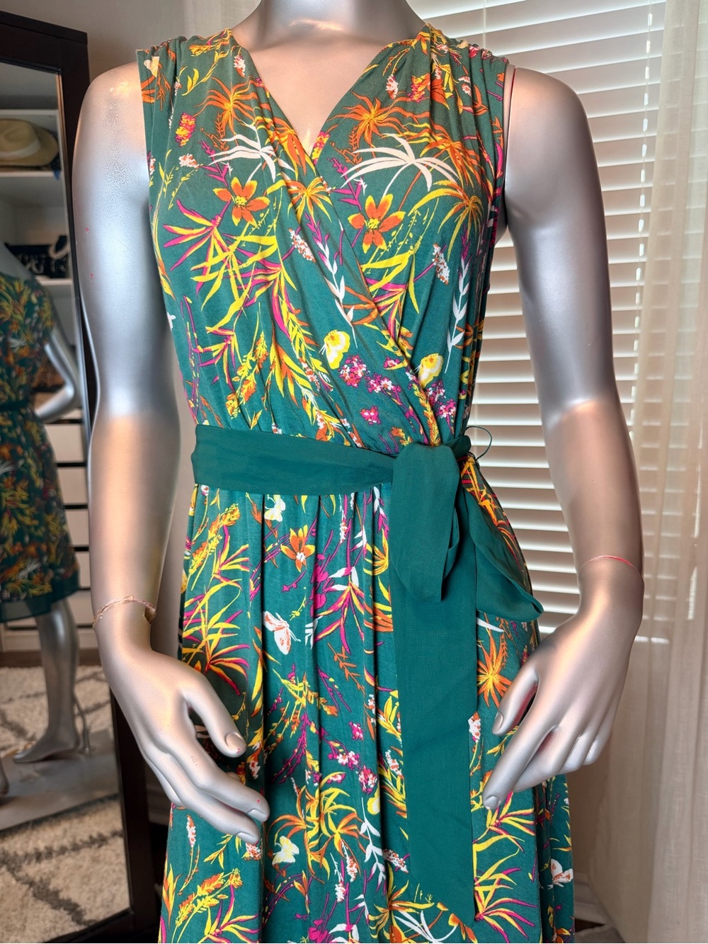 ModCloth Medium Green Tropical Floral Leaf Faux Wrap Dress Sleeveless Tie Waist - Picture 3 of 12
